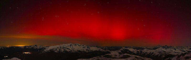 cliquez ici pour voir l'image (les2alpes-3400m_2025-11-12-04-50-00.jpg)