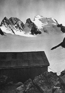 Cliquez ici pour voir l'image (Ecrins-Refuge-Caron2.jpg)