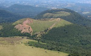 cliquez ici pour voir l'image (Puy-Pariou-Goules.JPG)