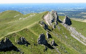 cliquez ici pour voir l'image (Puy-Chabane-Tour-Carree.JPG)