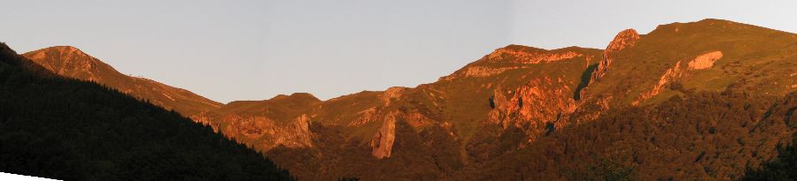 cliquez ici pour voir l'image (Chaudefour-lever-soleil2.jpg)